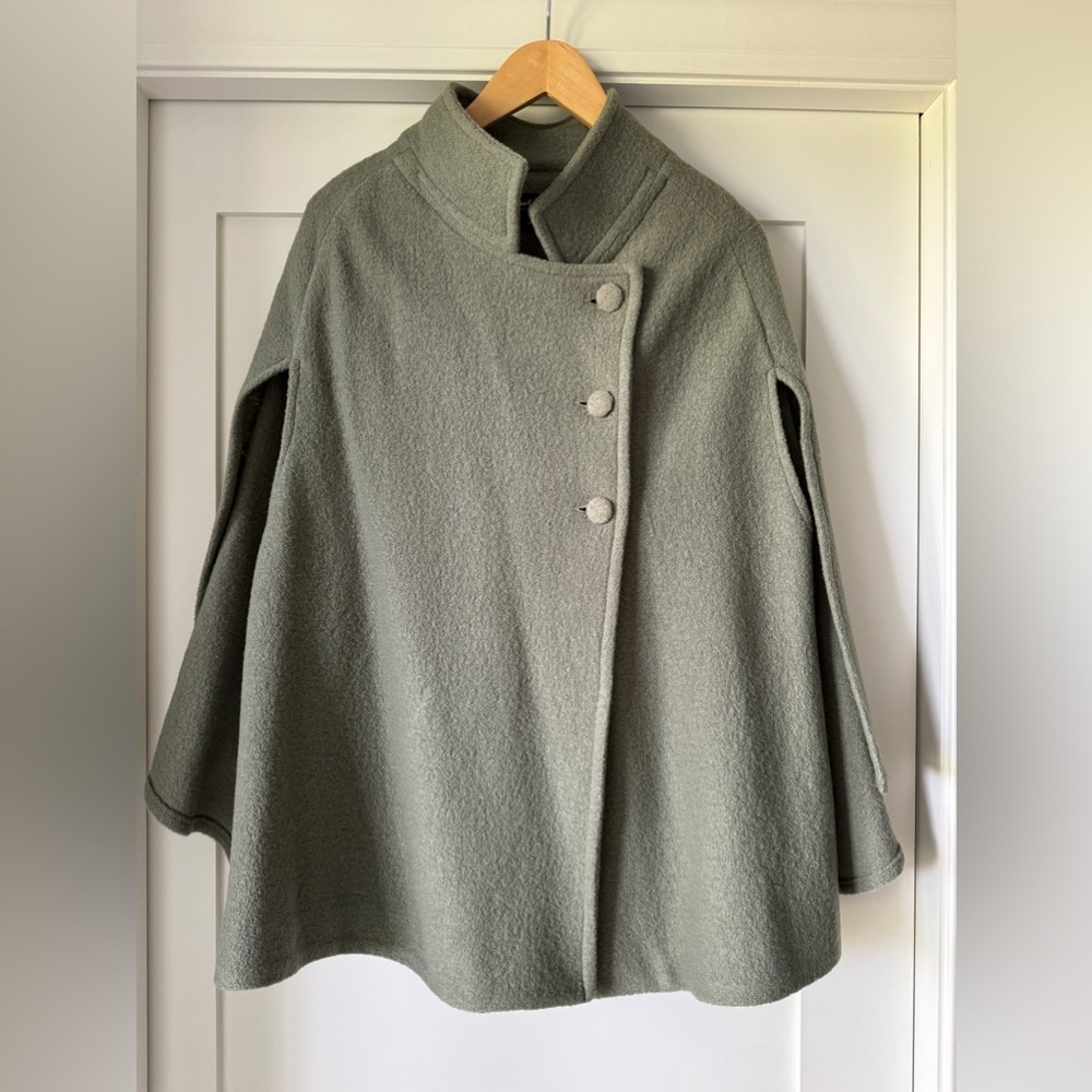 Elegant Green Women's Cape Coat
